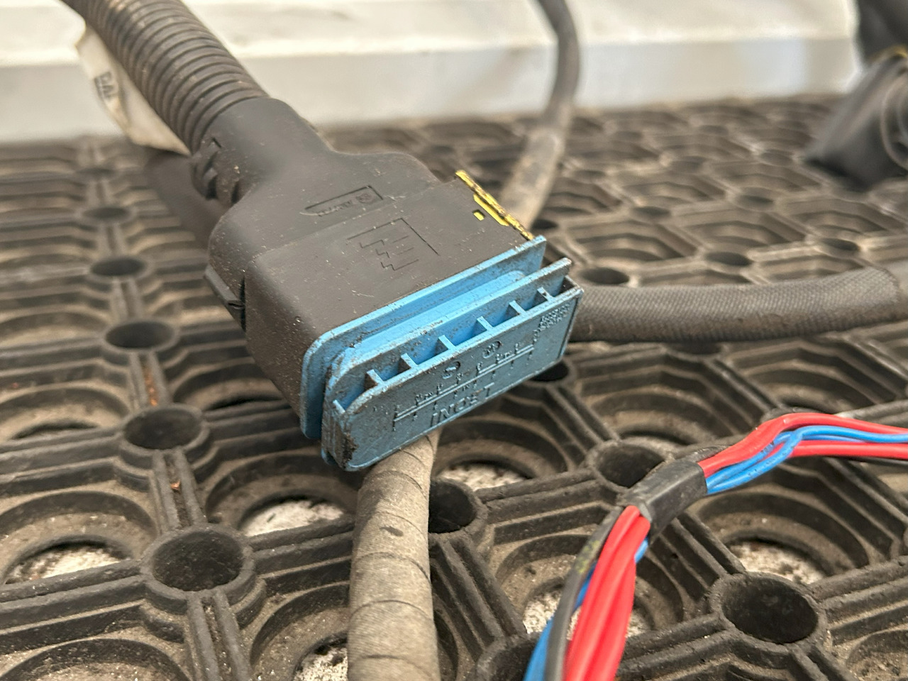 DAF CF EURO 6 CATALYTIC CONVERTER WIRING HARNESS - Выхлопная система: фото 3 DAF CF EURO 6 CATALYTIC CONVERTER WIRING HARNESS - Выхлопная система: фото 3