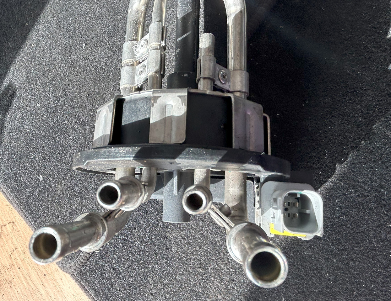 DAF XF 106 TEMPERATURE AND ADBLUE LEVEL SENSOR - Сенсор: фото 5 DAF XF 106 TEMPERATURE AND ADBLUE LEVEL SENSOR - Сенсор: фото 5