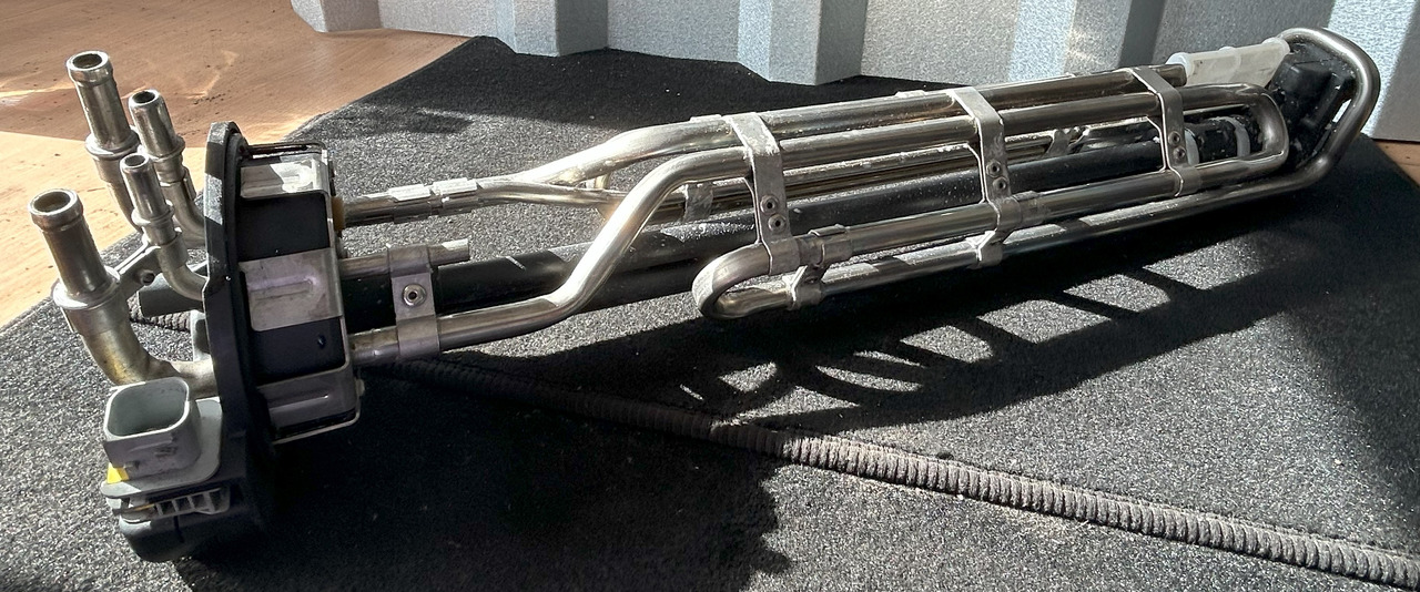 DAF XF 106 TEMPERATURE AND ADBLUE LEVEL SENSOR - Сенсор: фото 4 DAF XF 106 TEMPERATURE AND ADBLUE LEVEL SENSOR - Сенсор: фото 4