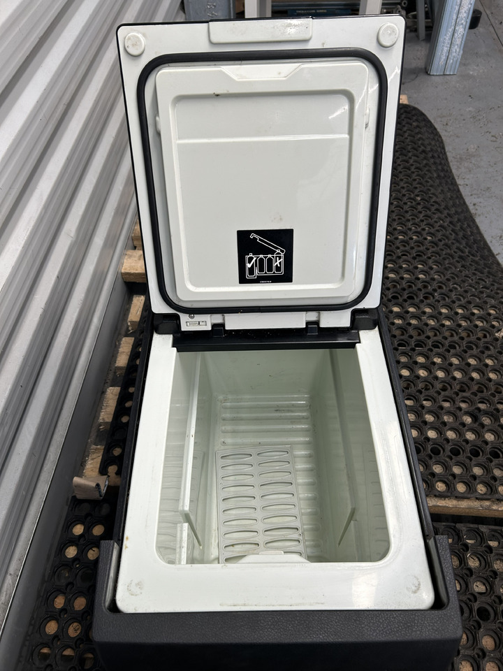 MERCEDES ACTROS MP4 REFRIGERATOR - Универсальная запчасть: фото 5 MERCEDES ACTROS MP4 REFRIGERATOR - Универсальная запчасть: фото 5