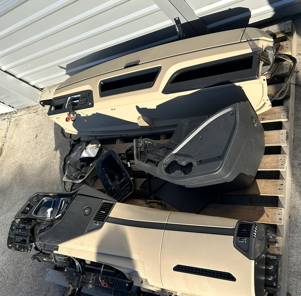 MERCEDES-BENZ KOMPLETNA PRZEKŁADKA WNĘTRZA - DESKA KONSOLA DO ANGLIKA MERCEDES ACTROS MP4 L STREAM SPACE - Кабина: фото 2 MERCEDES-BENZ KOMPLETNA PRZEKŁADKA WNĘTRZA - DESKA KONSOLA DO ANGLIKA MERCEDES ACTROS MP4 L STREAM SPACE - Кабина: фото 2