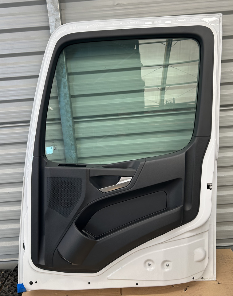 MERCEDES DOOR RIGHT narrow cab M-CLASSIC SPACE ACTROS AROCS MP4 MP5 BRAND NEW - Дверь и запчасти: фото 2 MERCEDES DOOR RIGHT narrow cab M-CLASSIC SPACE ACTROS AROCS MP4 MP5 BRAND NEW - Дверь и запчасти: фото 2