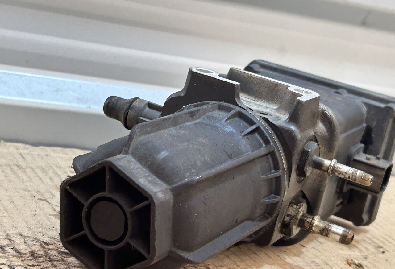 Mercedes-Benz ACTROS MP4 A0001407678 Mercedes-Benz ACTROS MP4 truck - Выхлопная система для Грузовиков: фото 5 Mercedes-Benz ACTROS MP4 A0001407678 Mercedes-Benz ACTROS MP4 truck - Выхлопная система для Грузовиков: фото 5