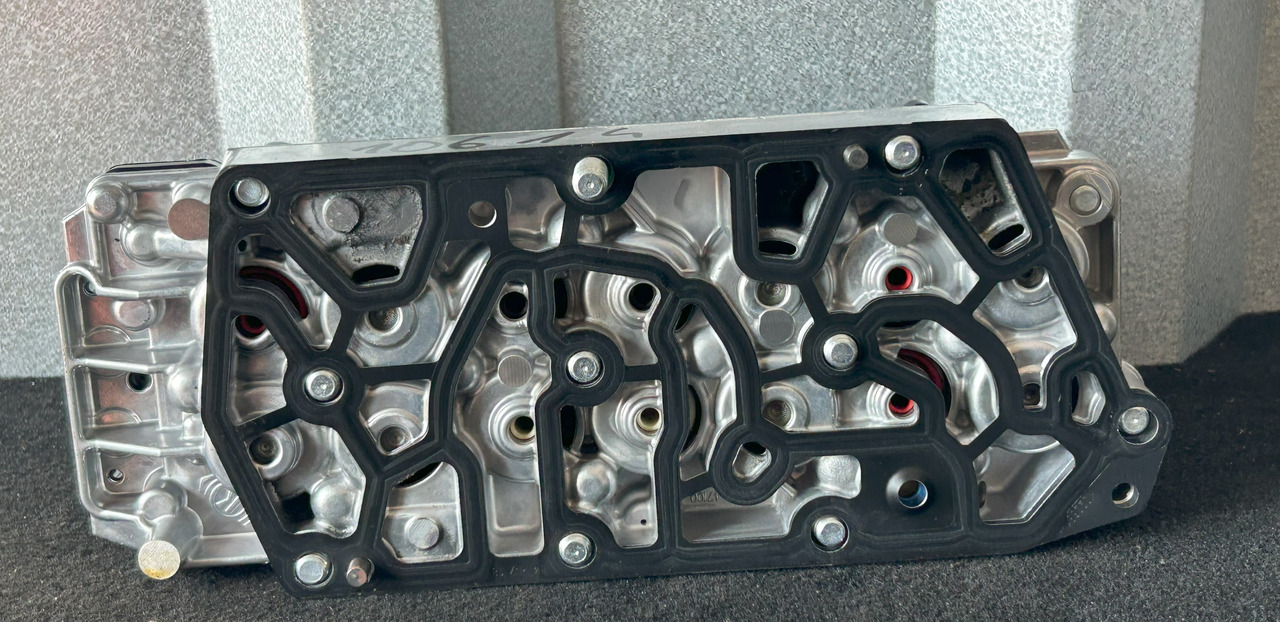 ZF DAF XF 106 530 TRAXON ZF VALVE BLOCK - Блок управления для Грузовиков: фото 2 ZF DAF XF 106 530 TRAXON ZF VALVE BLOCK - Блок управления для Грузовиков: фото 2