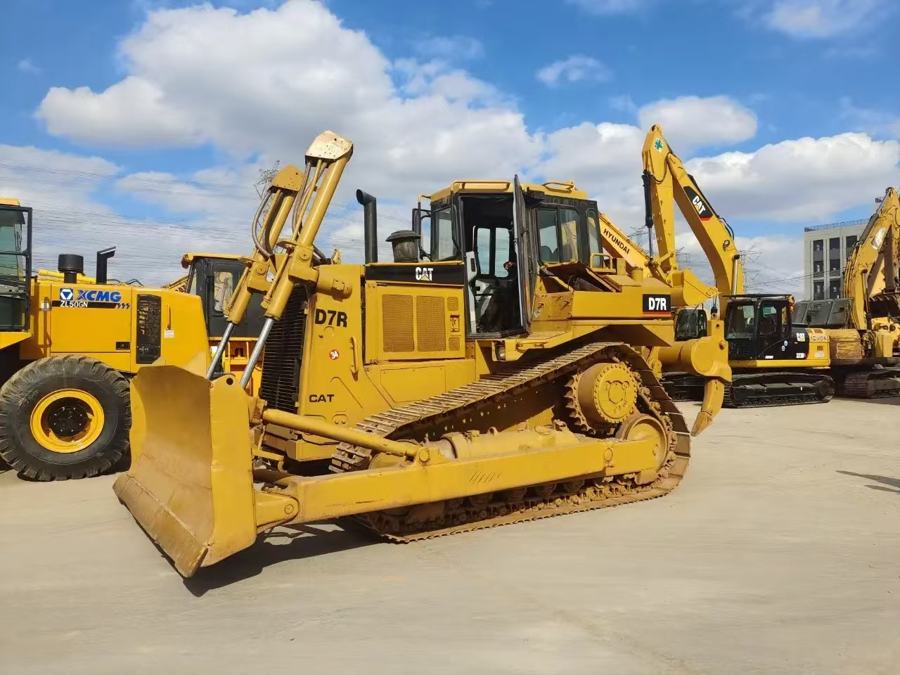 Caterpillar Secondhand Bulldozer CAT D7R Japan Origin Tracked Tractor - Бульдозер: фото 5 Caterpillar Secondhand Bulldozer CAT D7R Japan Origin Tracked Tractor - Бульдозер: фото 5