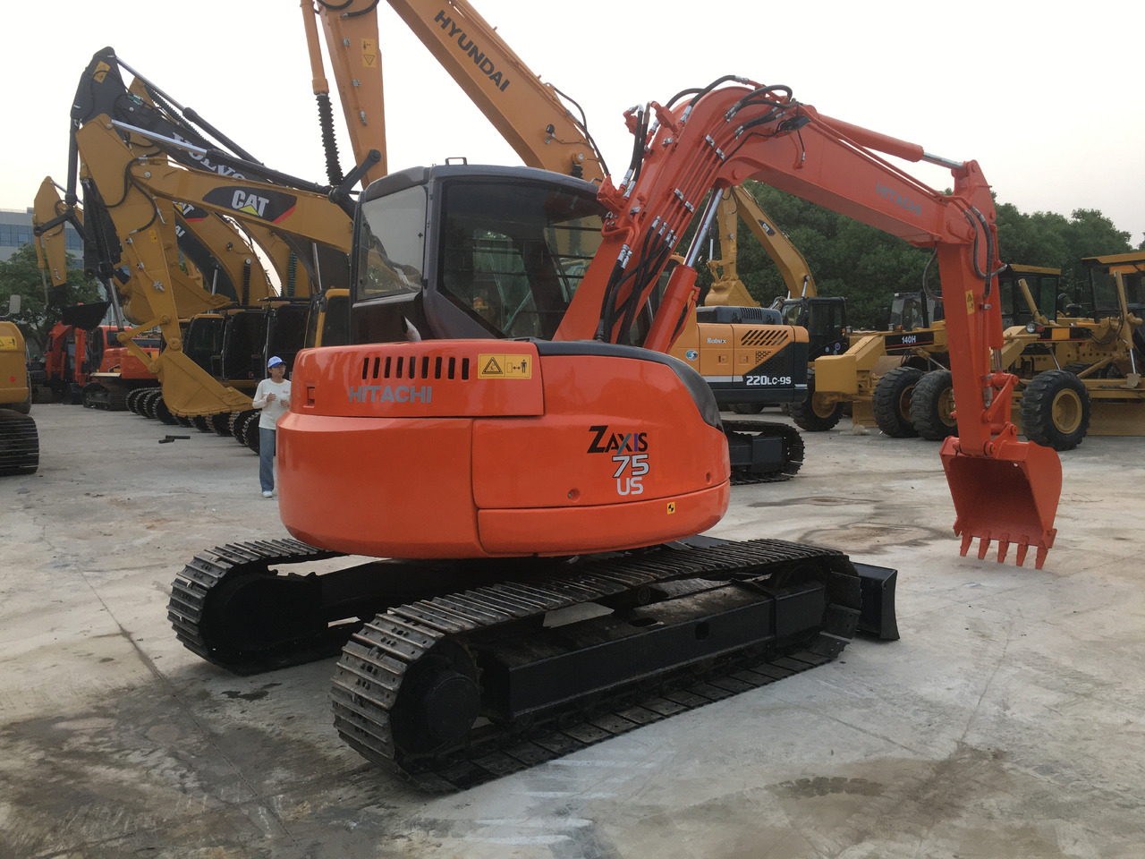 Hitachi 7.5Ton Small Excavator with Crawler Track Used Excavator for Sale - Гусеничный экскаватор: фото 5 Hitachi 7.5Ton Small Excavator with Crawler Track Used Excavator for Sale - Гусеничный экскаватор: фото 5