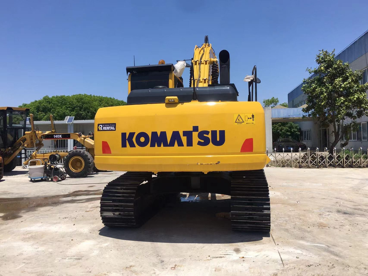 Komatsu Pre-Owned Komatsu PC220-8 Digger – SAA6D107E Engine, 164HP, 6.9m Dig Depth, Low Fuel Use - Гусеничный экскаватор: фото 2 Komatsu Pre-Owned Komatsu PC220-8 Digger – SAA6D107E Engine, 164HP, 6.9m Dig Depth, Low Fuel Use - Гусеничный экскаватор: фото 2