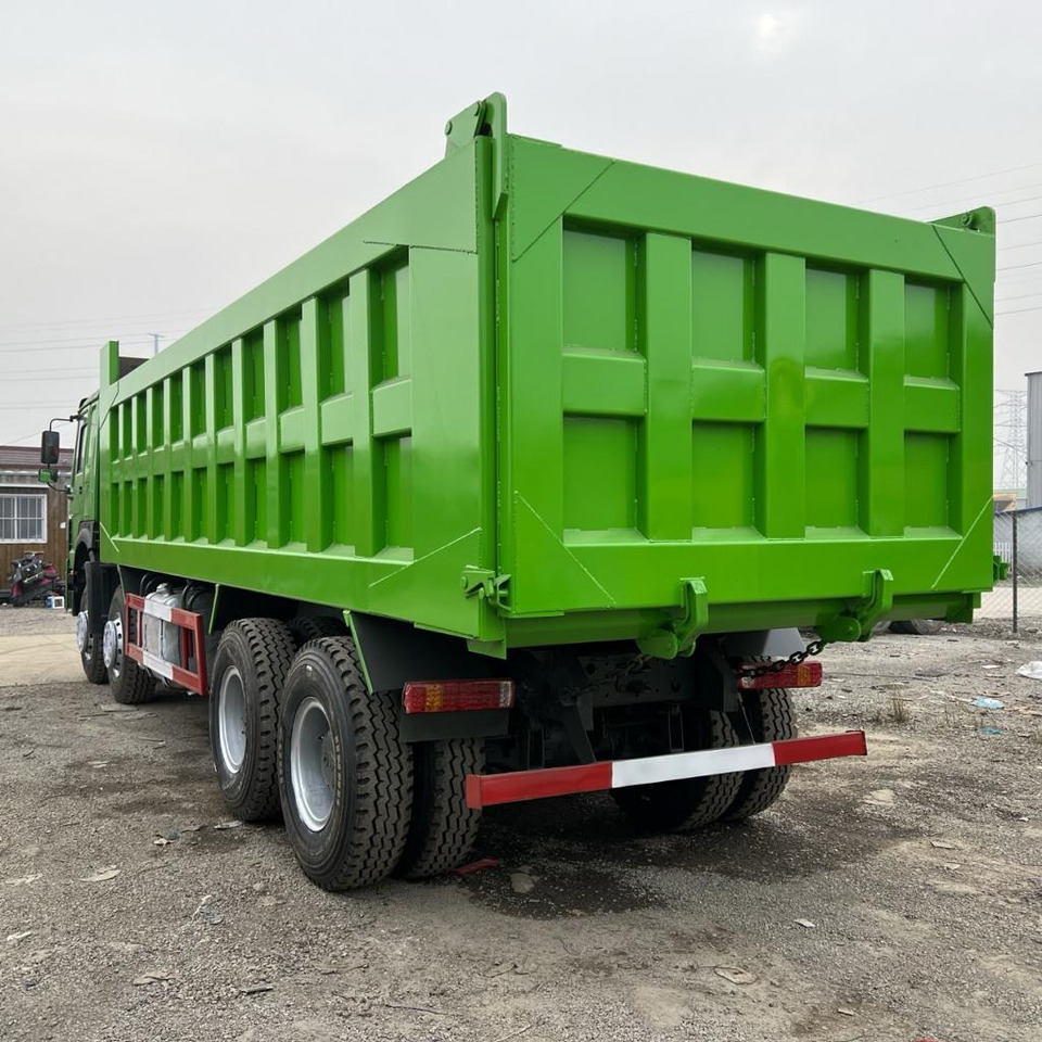 SINOTRUK HOWO 8x4 Dump Truck for Sale 294 kW (400 HP) Weichai Engine, 26 CBM Cargo Box & 40 T Payload - Самосвал: фото 4 SINOTRUK HOWO 8x4 Dump Truck for Sale 294 kW (400 HP) Weichai Engine, 26 CBM Cargo Box & 40 T Payload - Самосвал: фото 4