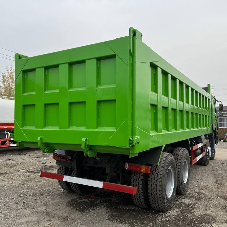SINOTRUK HOWO 8x4 Dump Truck for Sale 294 kW (400 HP) Weichai Engine, 26 CBM Cargo Box & 40 T Payload - Самосвал: фото 3 SINOTRUK HOWO 8x4 Dump Truck for Sale 294 kW (400 HP) Weichai Engine, 26 CBM Cargo Box & 40 T Payload - Самосвал: фото 3