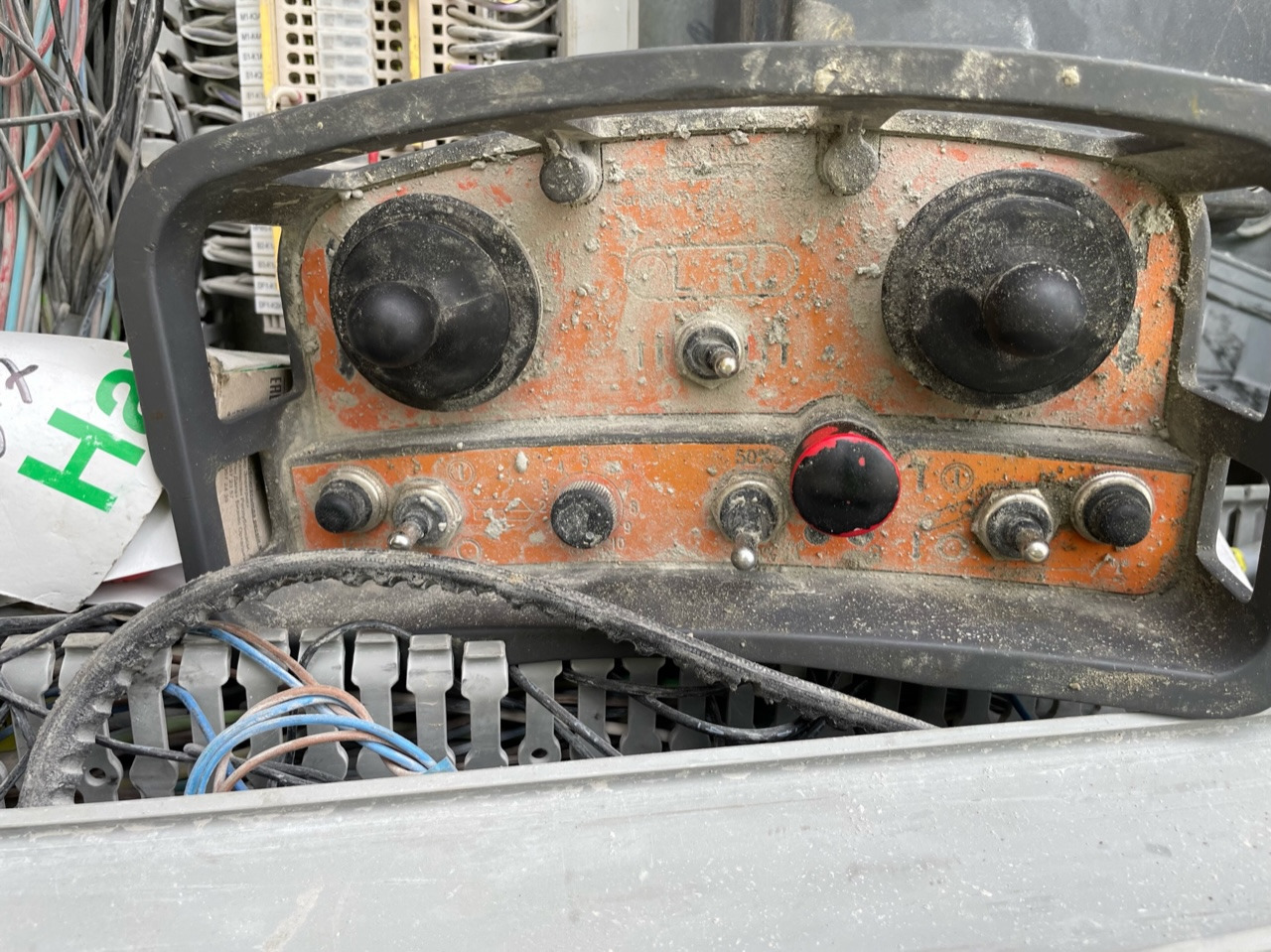 SANDVIK CM 1208 - Мобильная дробилка: фото 5 SANDVIK CM 1208 - Мобильная дробилка: фото 5