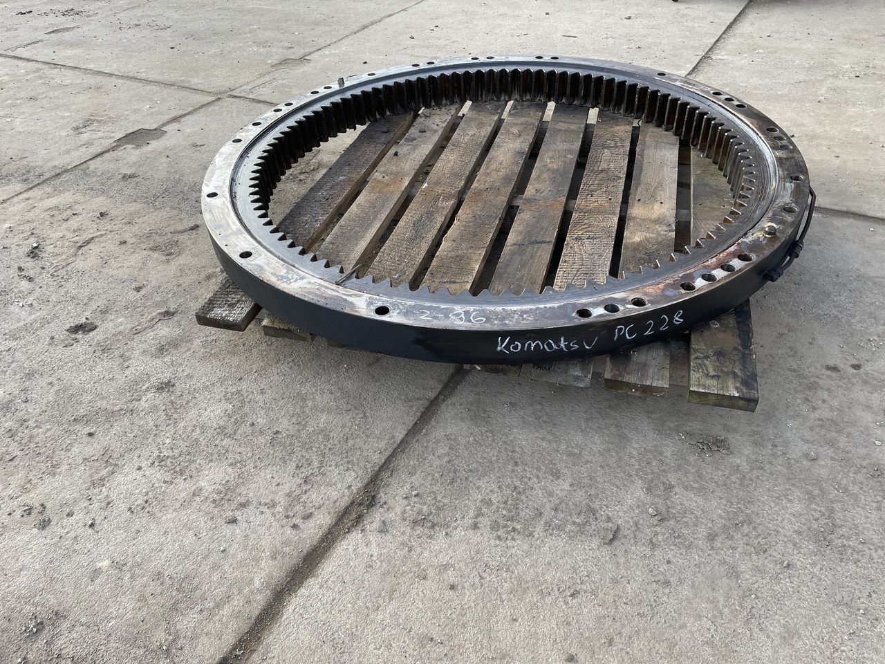 KOMATSU PC 228 - Поворотное кольцо для Экскаваторов: фото 5 KOMATSU PC 228 - Поворотное кольцо для Экскаваторов: фото 5