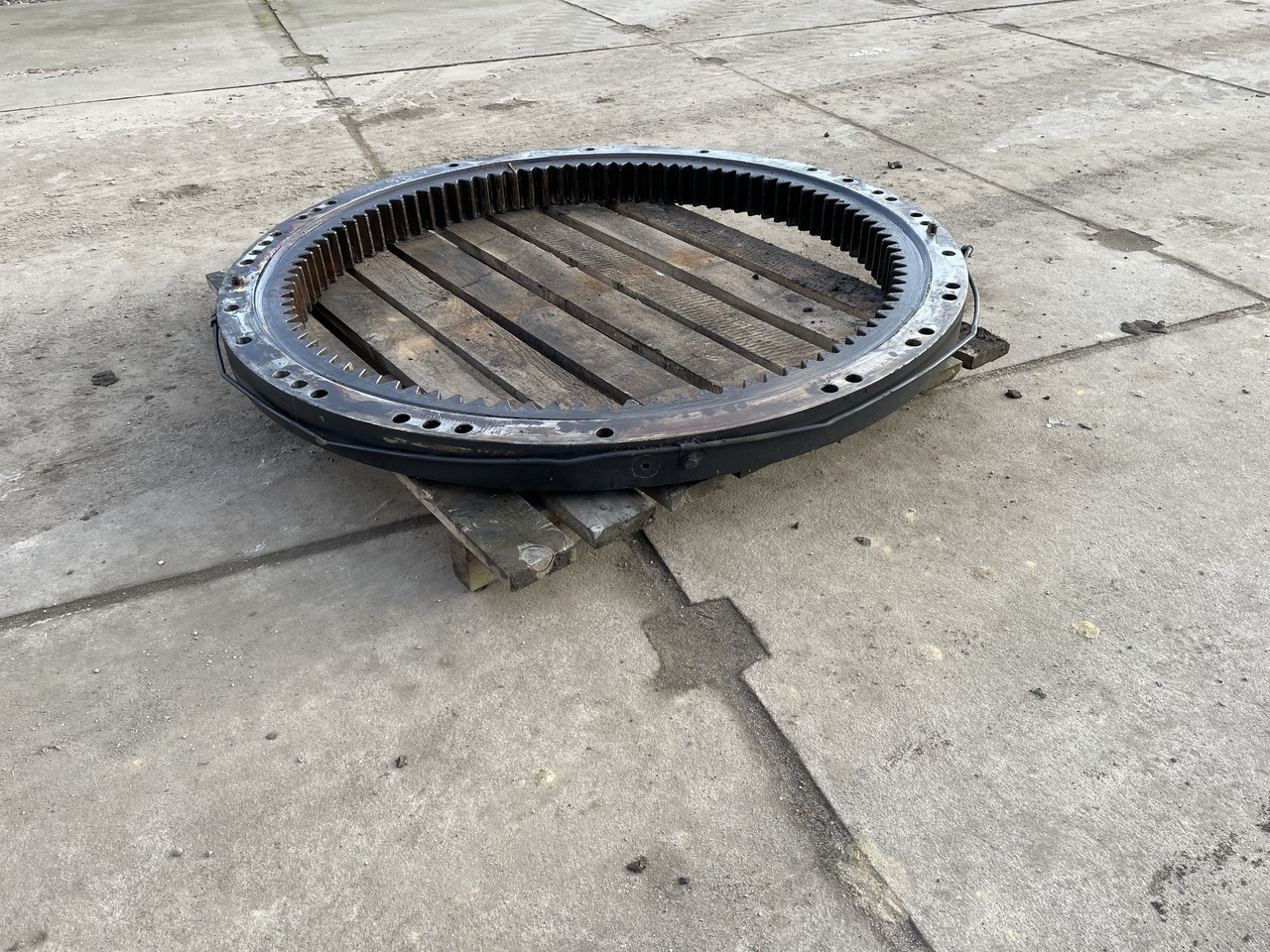 KOMATSU PC 228 - Поворотное кольцо для Экскаваторов: фото 2 KOMATSU PC 228 - Поворотное кольцо для Экскаваторов: фото 2