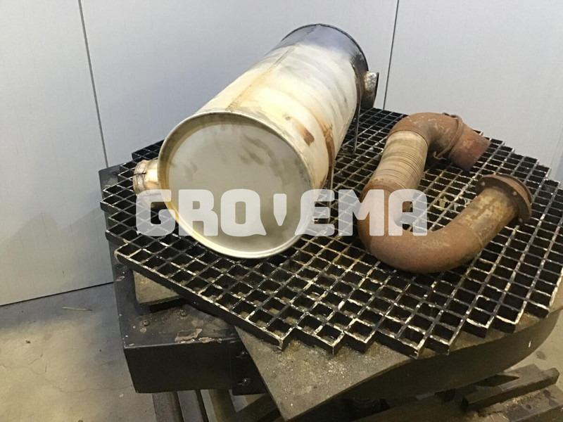 Liebherr A924C Li / R906 WLC / R906 C /R906 LC - Глушитель: фото 3 Liebherr A924C Li / R906 WLC / R906 C /R906 LC - Глушитель: фото 3