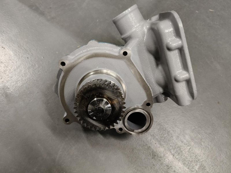 Liebherr D904/D906 - Помпа: фото 1 Liebherr D904/D906 - Помпа: фото 1