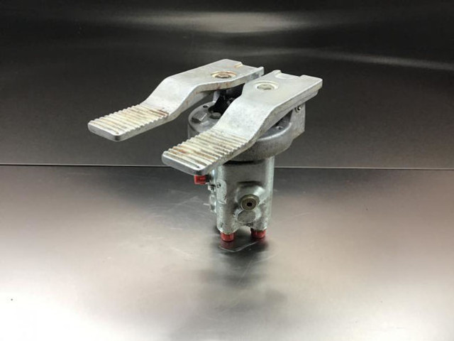 Педаль Liebherr Pilot Control Unit: фото 1