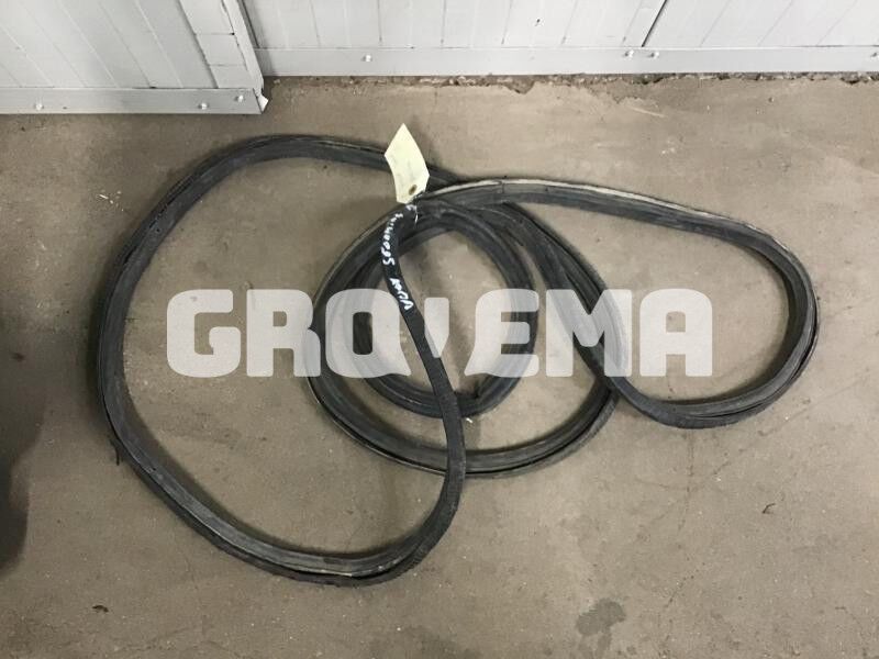 Liebherr R900 Li / R914HDSL / R914B / R912HDSL / R912 Li / R904 / R902 Li / R922 / A904 Li / A904 INDUSTRIAL / A902 Li / A900C Li / A900B - Кабина и интерьер: фото 3 Liebherr R900 Li / R914HDSL / R914B / R912HDSL / R912 Li / R904 / R902 Li / R922 / A904 Li / A904 INDUSTRIAL / A902 Li / A900C Li / A900B - Кабина и интерьер: фото 3