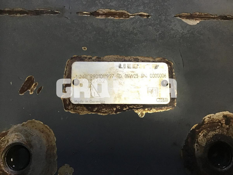 Liebherr R954C / R956 / R960 - Головка блока: фото 2 Liebherr R954C / R956 / R960 - Головка блока: фото 2