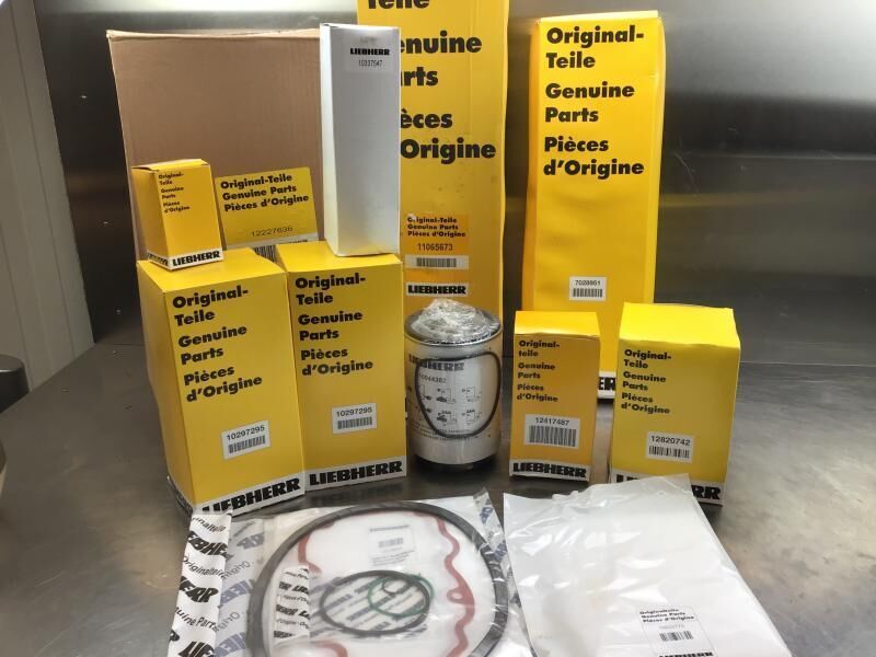 Liebherr Service Kit 1000 hours R906/R916/R926 - Топливный фильтр: фото 1 Liebherr Service Kit 1000 hours R906/R916/R926 - Топливный фильтр: фото 1