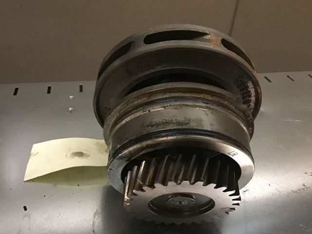 Liebherr Waterpump - Помпа: фото 1 Liebherr Waterpump - Помпа: фото 1