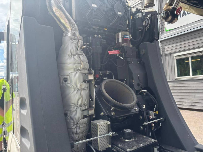 Подметально-уборочная машина Mathieu MC-210 Azura Flex Street Sweeper: фото 12 Подметально-уборочная машина Mathieu MC-210 Azura Flex Street Sweeper: фото 12