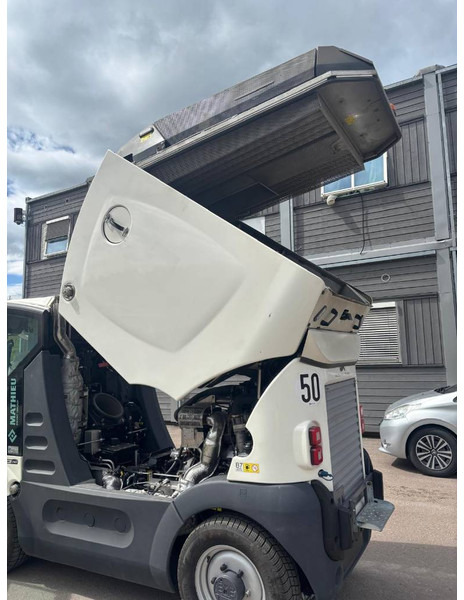 Подметально-уборочная машина Mathieu MC-210 Azura Flex Street Sweeper: фото 9 Подметально-уборочная машина Mathieu MC-210 Azura Flex Street Sweeper: фото 9