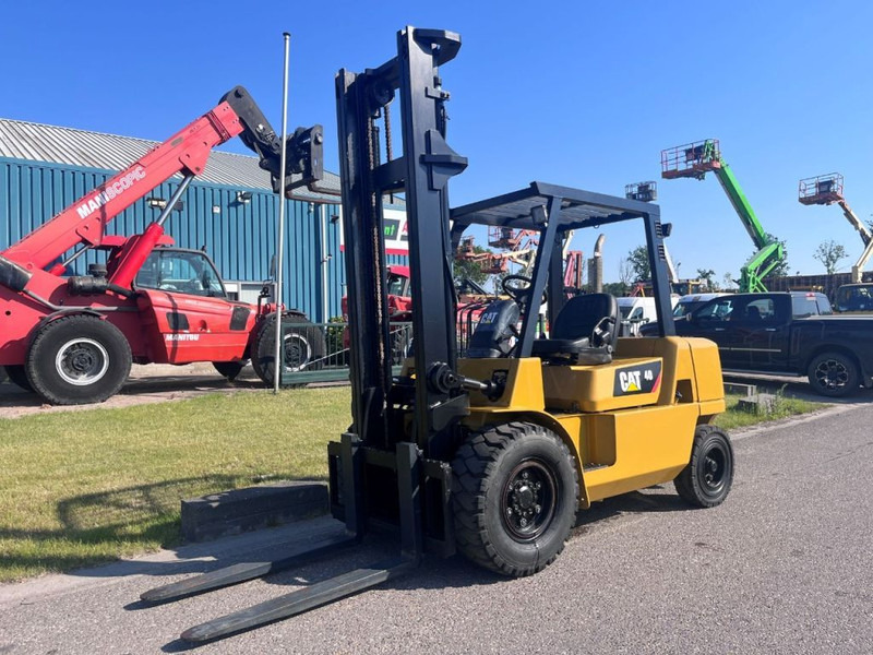 Caterpillar DP40K2 - Дизельный погрузчик: фото 3 Caterpillar DP40K2 - Дизельный погрузчик: фото 3