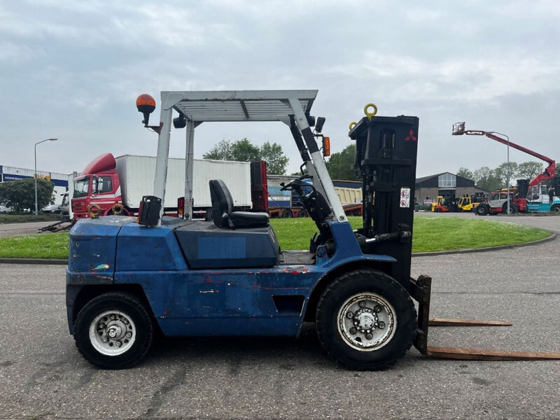 Mitsubishi FD40 - Дизельный погрузчик: фото 1 Mitsubishi FD40 - Дизельный погрузчик: фото 1