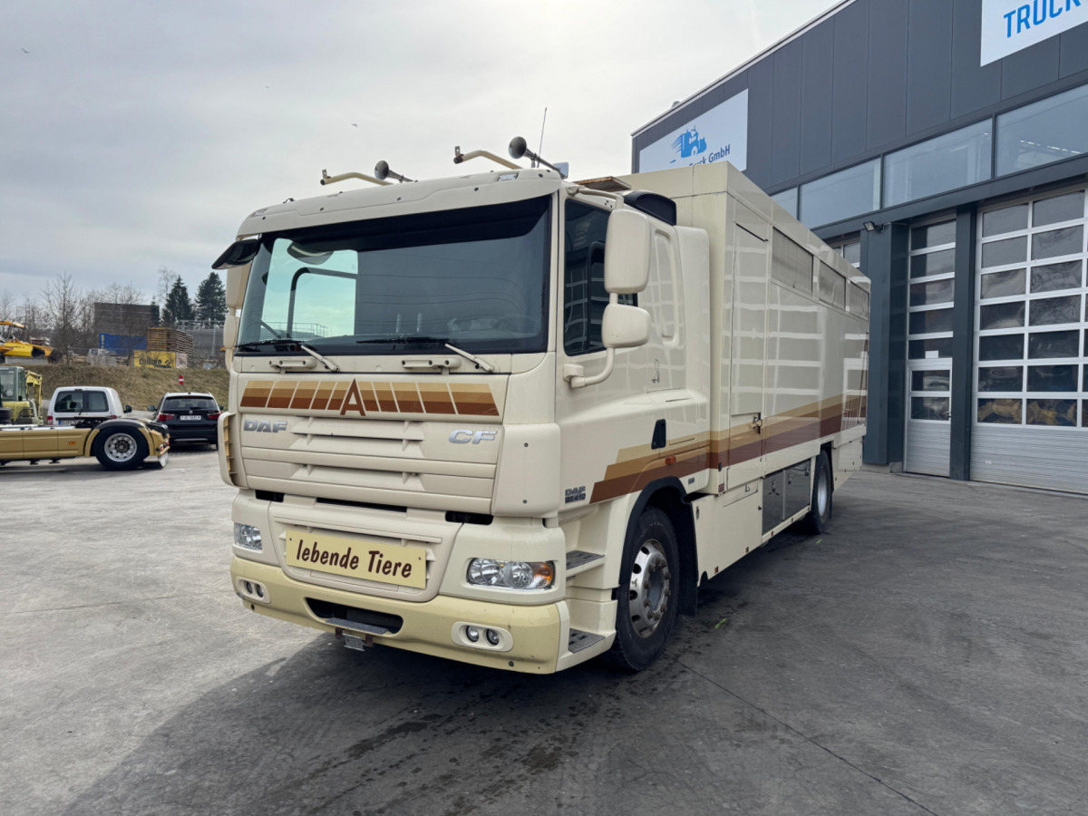 DAF CF410 4x2 - Грузовик для перевозки животных: фото 1 DAF CF410 4x2 - Грузовик для перевозки животных: фото 1