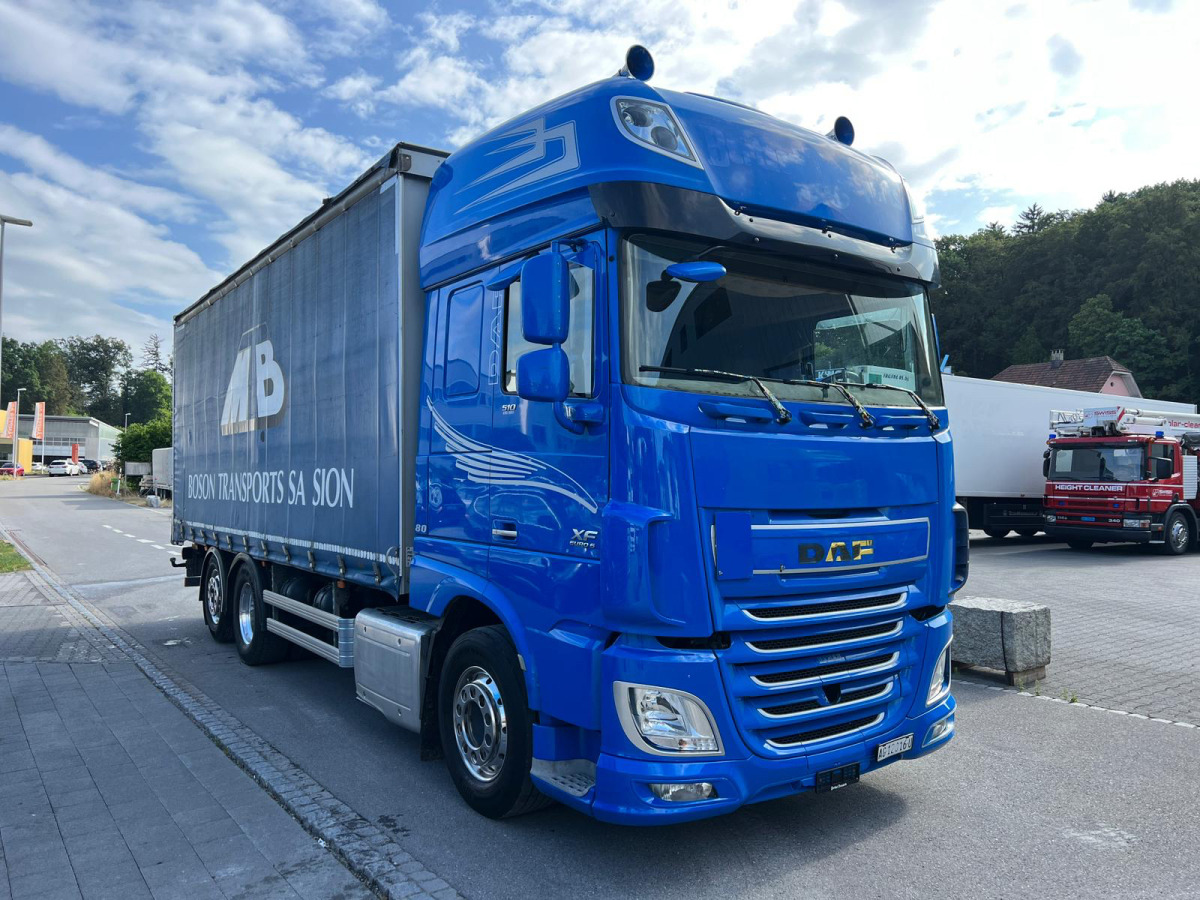 DAF XF510 6x2 - Тентованный грузовик: фото 3 DAF XF510 6x2 - Тентованный грузовик: фото 3