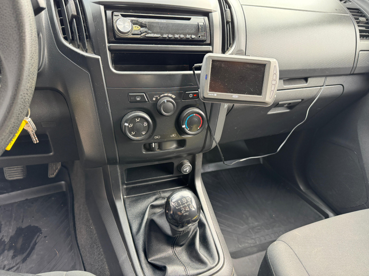 Пикап ISUZU ATF S86 2.5Diesel 4x4: фото 12 Пикап ISUZU ATF S86 2.5Diesel 4x4: фото 12