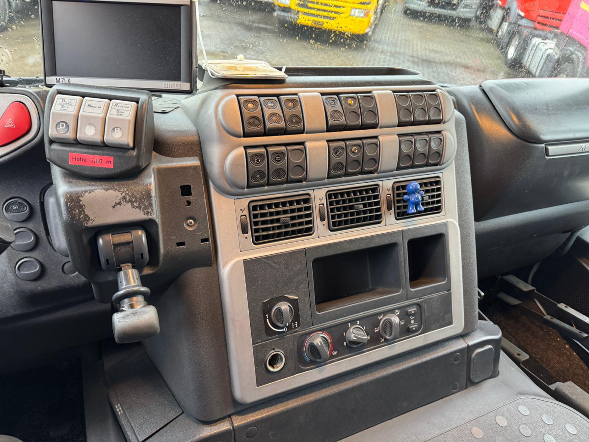 Тентованный грузовик IVECO Stralis 310 4x2: фото 12 Тентованный грузовик IVECO Stralis 310 4x2: фото 12