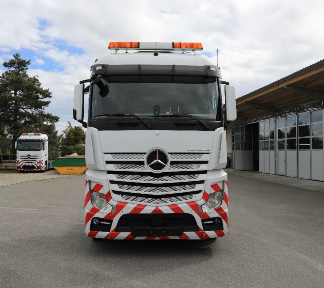 MERCEDES Actros 2548 6x2 - Грузовик-шасси: фото 2 MERCEDES Actros 2548 6x2 - Грузовик-шасси: фото 2