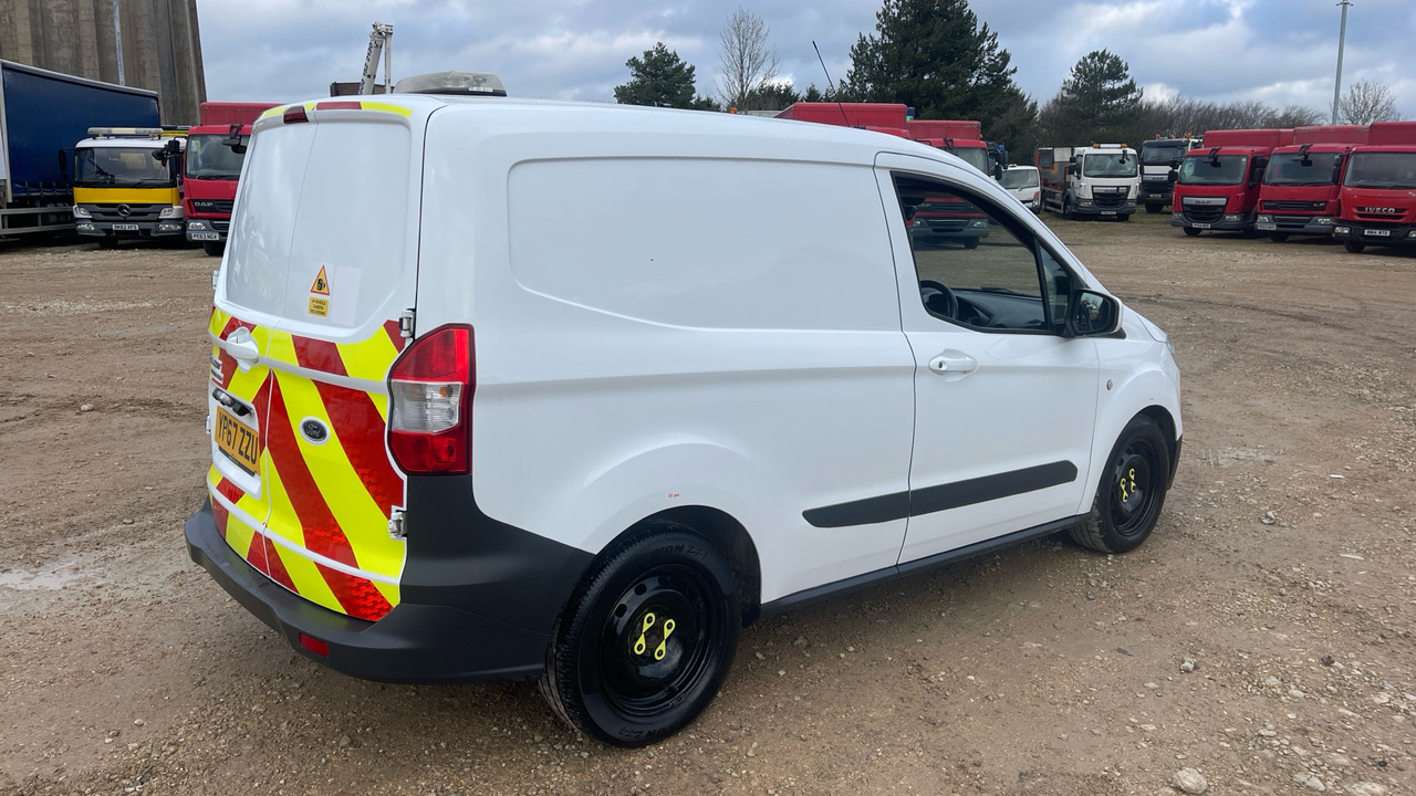 FORD TRANSIT COURIER 1.5 TDCI 95PS - Легковой фургон: фото 4 FORD TRANSIT COURIER 1.5 TDCI 95PS - Легковой фургон: фото 4