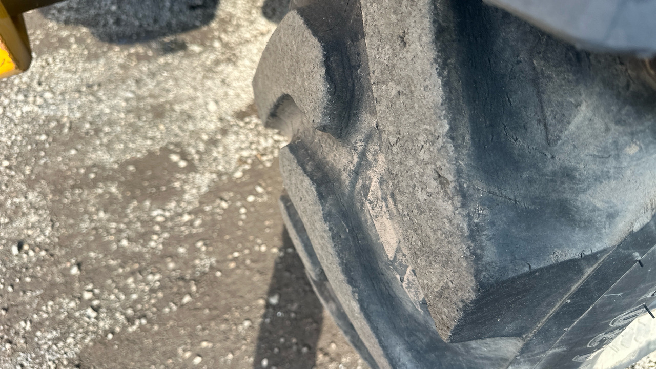 Телескопический погрузчик HAULOTTE HTL 4014: фото 17 Телескопический погрузчик HAULOTTE HTL 4014: фото 17