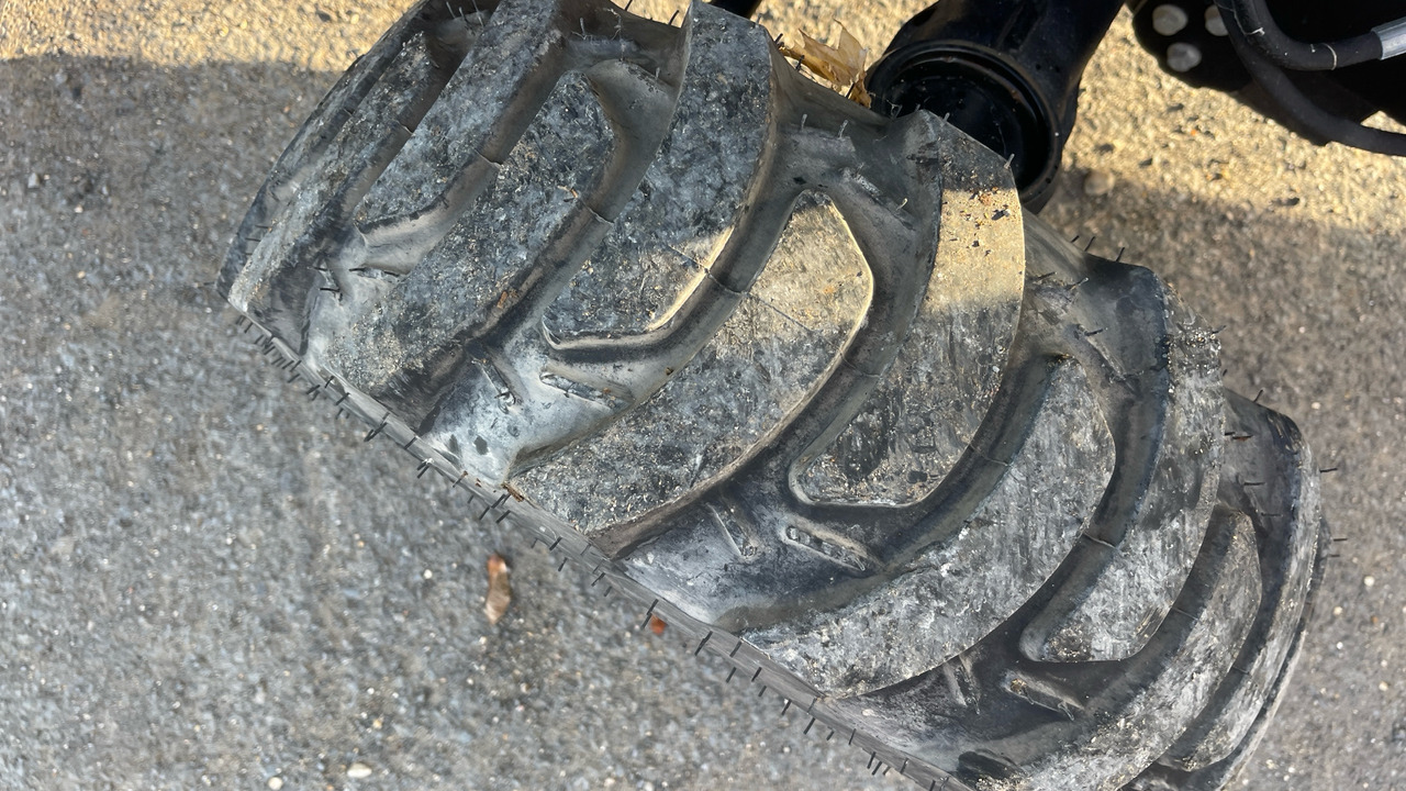 Трактор JOHN DEERE 2038R: фото 14