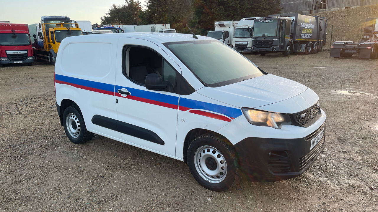 PEUGEOT PARTNER 1000 1.5 BlueHDi 100PS - Легковой фургон: фото 1 PEUGEOT PARTNER 1000 1.5 BlueHDi 100PS - Легковой фургон: фото 1