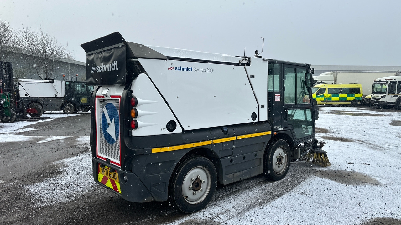 SCHMIDT SWINGO 200 - Подметально-уборочная машина: фото 4 SCHMIDT SWINGO 200 - Подметально-уборочная машина: фото 4