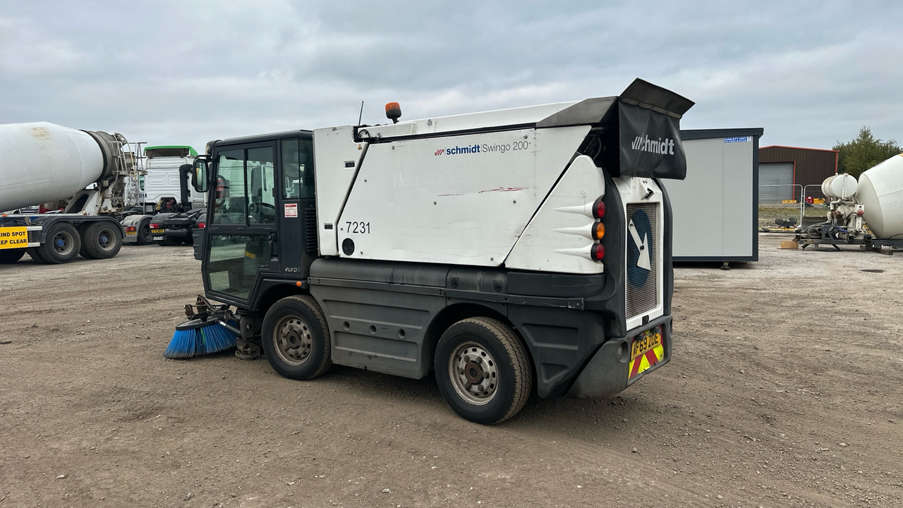 SCHMIDT SWINGO 200 - Подметально-уборочная машина: фото 3 SCHMIDT SWINGO 200 - Подметально-уборочная машина: фото 3