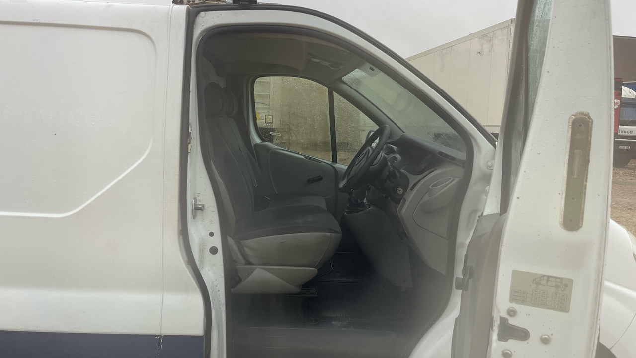 VAUXHALL VIVARO 2700 2.0 CDTI 115PS - Фургон с закрытым кузовом: фото 5 VAUXHALL VIVARO 2700 2.0 CDTI 115PS - Фургон с закрытым кузовом: фото 5