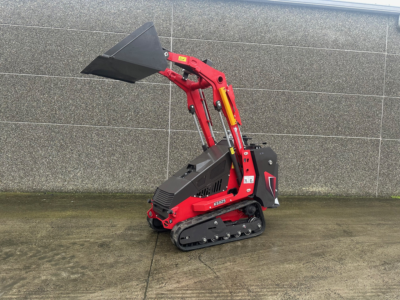 Rhinoceros KS925 - Мини-погрузчик с бортовым поворотом: фото 5 Rhinoceros KS925 - Мини-погрузчик с бортовым поворотом: фото 5