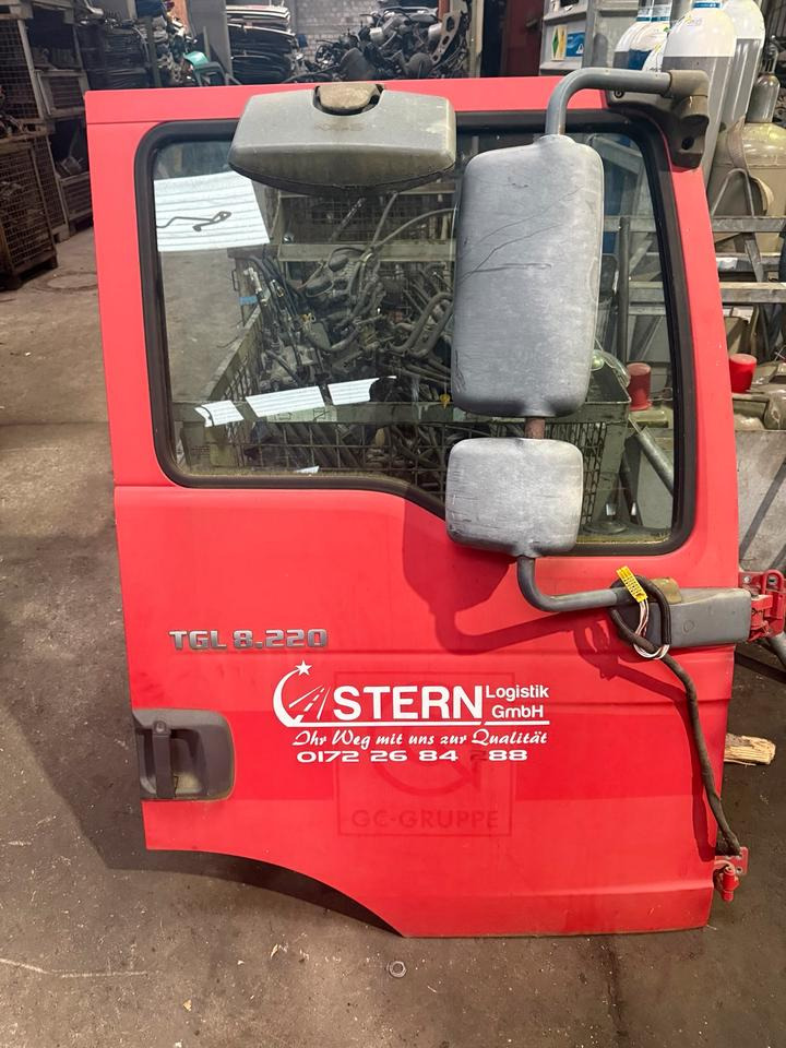 MAN TGL Beifahrertür Rot Spiegel Innenverkleidung - Дверь и запчасти для Грузовиков: фото 1 MAN TGL Beifahrertür Rot Spiegel Innenverkleidung - Дверь и запчасти для Грузовиков: фото 1