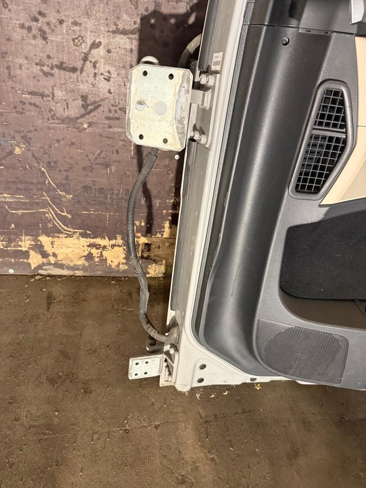 MAN TGS EU6 Beifahrertür Grau Spiegel Innenverkleidung LN 49 - Дверь и запчасти для Грузовиков: фото 3 MAN TGS EU6 Beifahrertür Grau Spiegel Innenverkleidung LN 49 - Дверь и запчасти для Грузовиков: фото 3