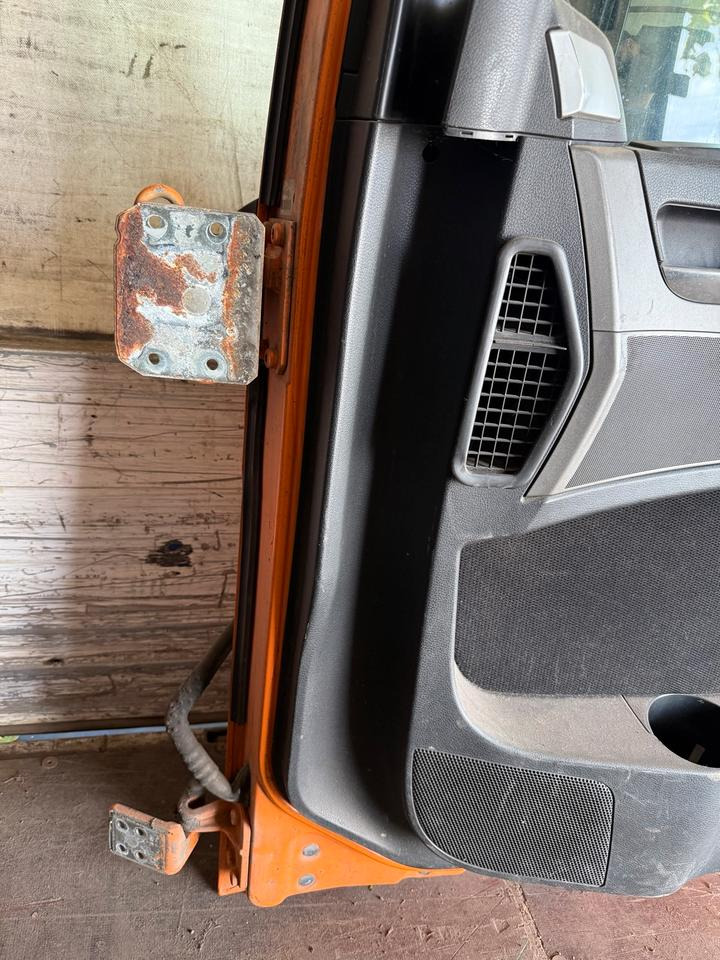 MAN TGS EU6 Beifahrertür Orange Spiegel Innenverkleidung LN 81 - Дверь и запчасти для Грузовиков: фото 3 MAN TGS EU6 Beifahrertür Orange Spiegel Innenverkleidung LN 81 - Дверь и запчасти для Грузовиков: фото 3