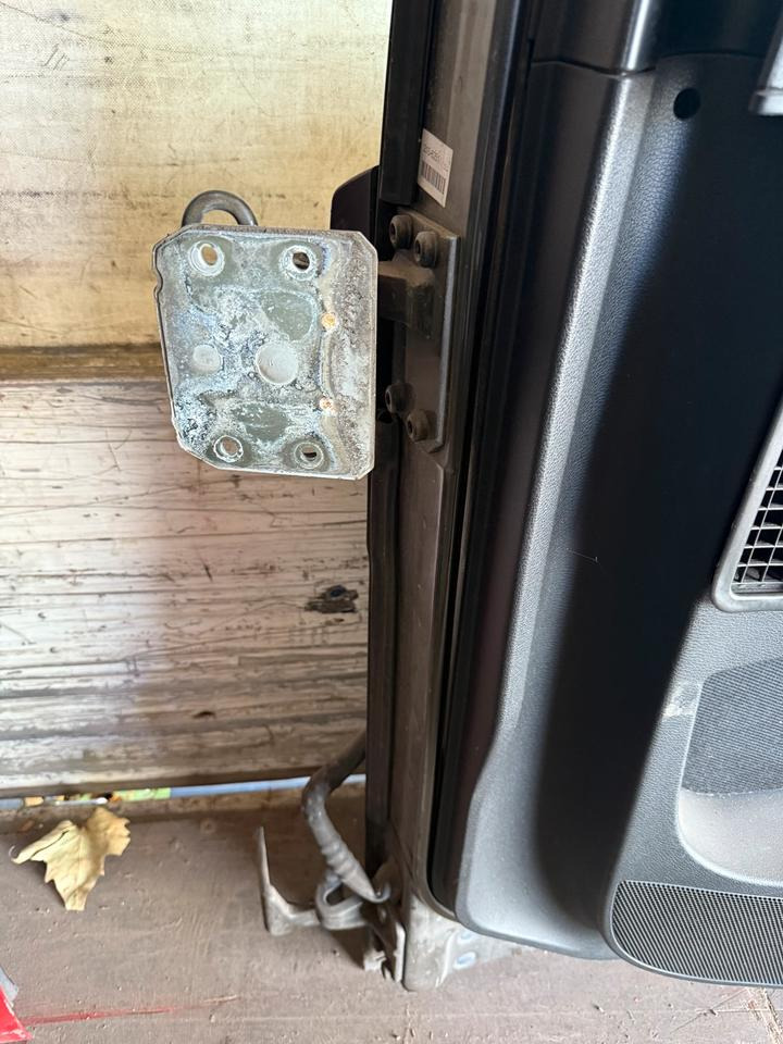 MAN TGS EU6 Beifahrertür Spiegel Innenverkleidung LN 80 - Дверь и запчасти для Грузовиков: фото 3 MAN TGS EU6 Beifahrertür Spiegel Innenverkleidung LN 80 - Дверь и запчасти для Грузовиков: фото 3