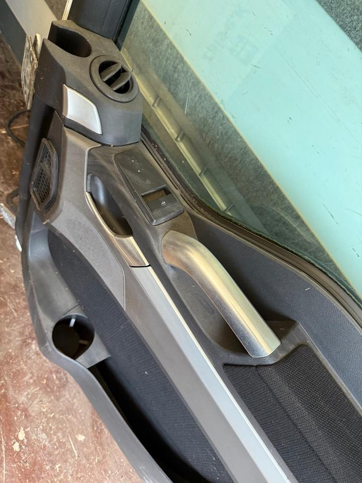 MAN TGX Beifahrertür Weiß Innenverkleidung LN 67 - Дверь и запчасти для Грузовиков: фото 4 MAN TGX Beifahrertür Weiß Innenverkleidung LN 67 - Дверь и запчасти для Грузовиков: фото 4