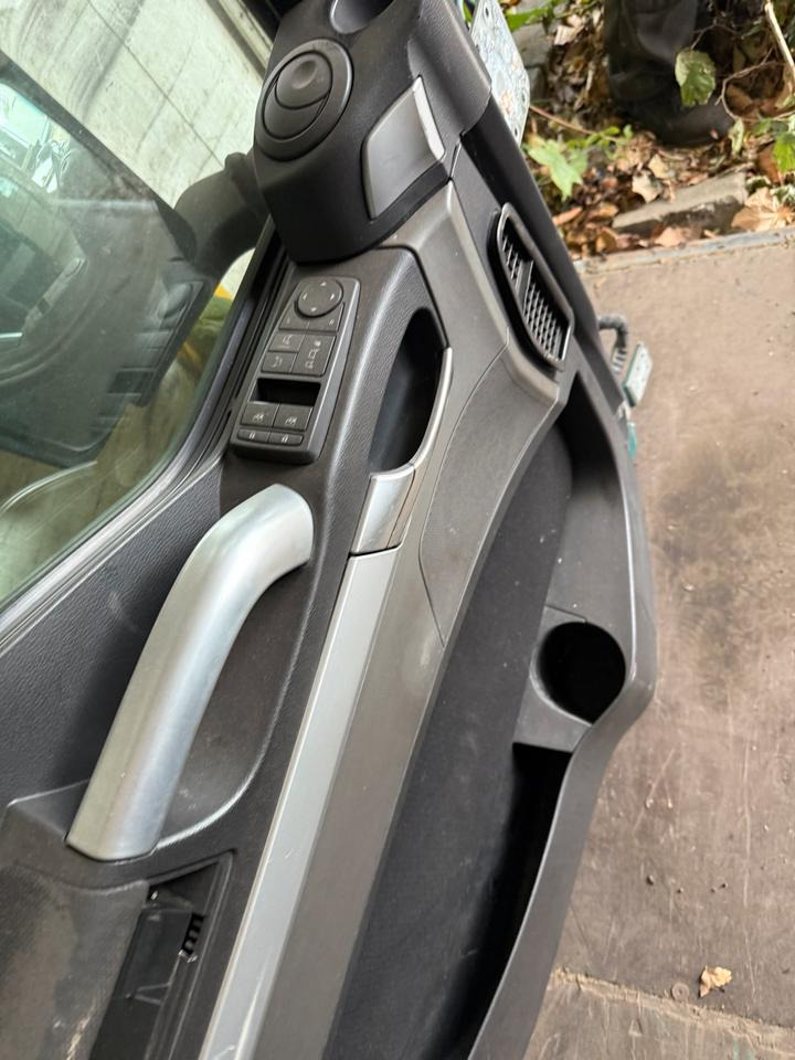 MAN TGX Fahrertür Grün mit Spiegel Innenverkleidung LN 83 - Дверь и запчасти для Грузовиков: фото 4 MAN TGX Fahrertür Grün mit Spiegel Innenverkleidung LN 83 - Дверь и запчасти для Грузовиков: фото 4