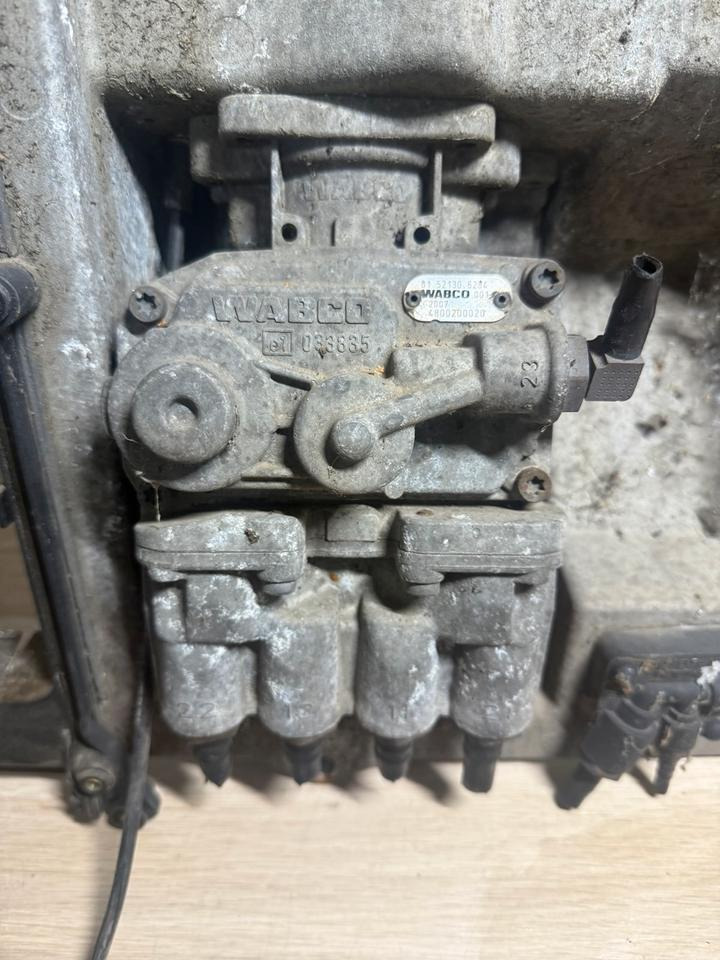 MAN WABCO Fußbremsventil 4800200020 - Детали тормозной системы для Грузовиков: фото 2 MAN WABCO Fußbremsventil 4800200020 - Детали тормозной системы для Грузовиков: фото 2