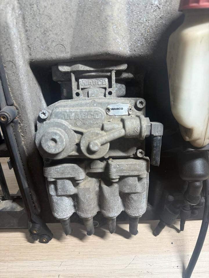 MAN WABCO Fußbremsventil 4800200260 - Детали тормозной системы для Грузовиков: фото 2 MAN WABCO Fußbremsventil 4800200260 - Детали тормозной системы для Грузовиков: фото 2