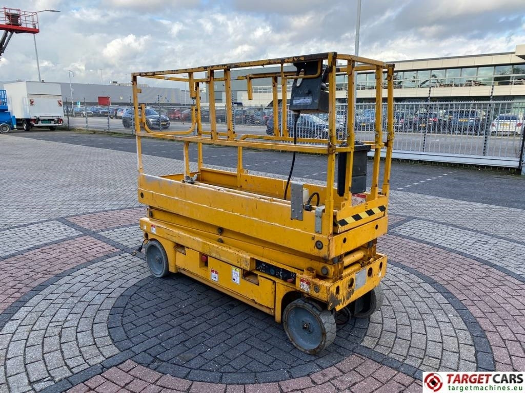 Haulotte Compact 8 Elecftric Scissor Work Lift 818cm - Ножничный подъемник: фото 2 Haulotte Compact 8 Elecftric Scissor Work Lift 818cm - Ножничный подъемник: фото 2
