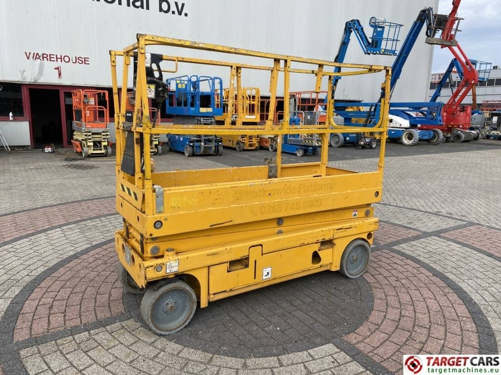 Haulotte Compact 8 Electric Scissor Work Lift 818cm - Ножничный подъемник: фото 1 Haulotte Compact 8 Electric Scissor Work Lift 818cm - Ножничный подъемник: фото 1